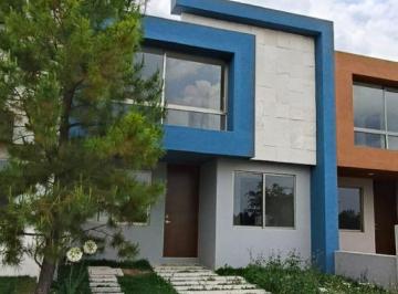 Casa de 4 habitaciones, Morelia · Casa en Venta en Zona Altono de 4 Recamaras
