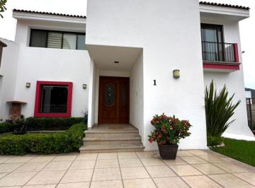 Casa en condominio de 4 habitaciones, Zapopan · Residencia en Venta en Cañadas