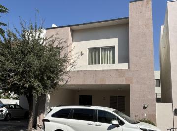 Casa · 150m² · 3 Recámaras · 2 Estacionamientos · Casa en Renta Cumbres San Agustin