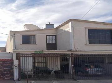 Casa de 4 habitaciones, Chihuahua · Casa en Venta en Calle Tepeji del Sur Chihuahua