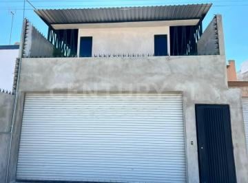 Casa · 150m² · 2 Recámaras · 2 Estacionamientos · Rcv - 1554 Casa en Venta Jardines de Bugambilias La Mesa Tijuana, 2 Niveles