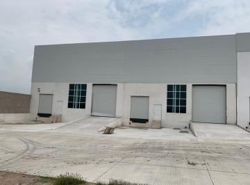 Bodega comercial · 455m² · Renta de Bodega Industrial Media Sobre La Carretera Libre a Celaya