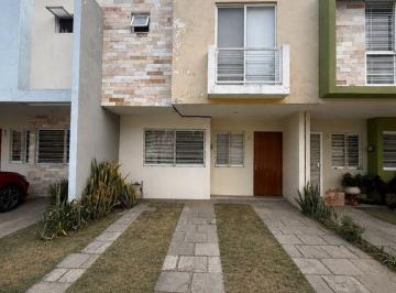 Casa en condominio · 127m² · 3 Recámaras · 2 Estacionamientos · Casa en Renta Atras en Coto Atras de Iteso