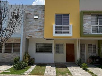 Casa en condominio · 127m² · 3 Recámaras · 2 Estacionamientos · Casa en Renta Atras en Coto Atras de Iteso