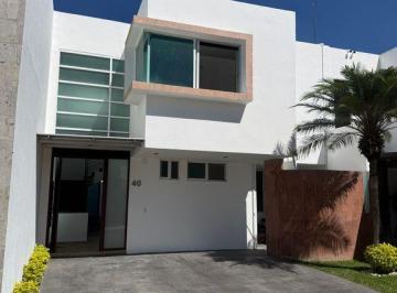 Casa en condominio · 186m² · 4 Recámaras · 2 Estacionamientos · Casa en Renta Porta Magna Jardines Vallarta