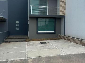 Casa · 170m² · 3 Recámaras · 2 Estacionamientos · C118 Casa en Venta 3 Recamaras Fresnos Tres Marias