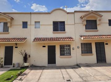 Casa en condominio de 3 habitaciones, Tlajomulco de Zúñiga · Casa Equipada en Alta California - Lista Para Escriturar