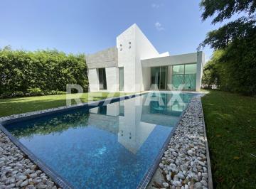 Casa · 392m² · 3 Recámaras · 4 Estacionamientos · Casa en Venta en Morelos, Lomas de Cocoyoc