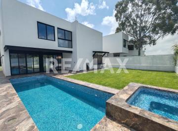 Casa · 380m² · 4 Recámaras · 4 Estacionamientos · Casa en Venta en Morelos, Lomas de Cocoyoc