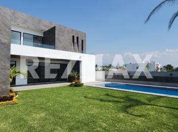 Casa · 480m² · 5 Recámaras · 2 Estacionamientos · Casa en Venta en Morelos, Lomas de Cocoyoc