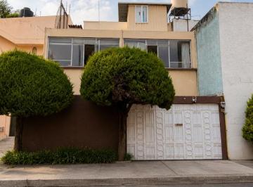 Casa de 4 habitaciones, Coyoacán · Casa en Venta en Avante, Coyoacán | Calle Privada con Jardín y Gran Potencial