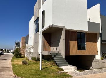 Casa de 3 habitaciones, Zapopan · Casa en Venta en Valle Imperial - Coto Maples 92
