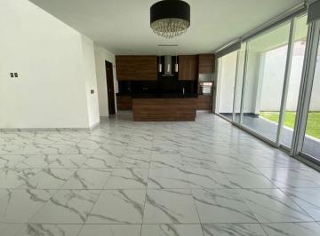 Casa de 4 habitaciones, León · Casa en Venta en La Campiña, Cluster 9