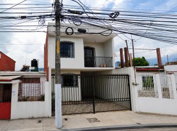 Casa de 4 habitaciones, Orizaba · Casa en Venta en El Espinal, Orizaba, Veracruz