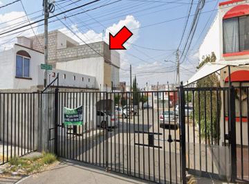Casa de 2 habitaciones, Querétaro · Casa en Tres Niveles con Superf, de Terrede 44 m² con 2 Recámaras en Venta en Desarrollo San Pablo