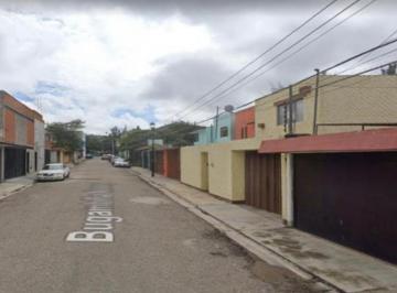 Casa de 3 habitaciones, Oaxaca de Juárez · Casa en Venta en Colbugambilias Oaxaca de Juarez
