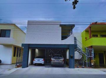 Casa · 243m² · 3 Recámaras · 2 Estacionamientos · Casa - Cortijo del Río