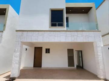 1 · Casa en Venta en Los Viñedos, Torreón - Excelente Ubicación y Espacios Amplios