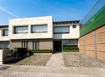 Casa en condominio · 212m² · 3 Recámaras · 3 Estacionamientos · Casa en Renta Amueblada en Pedregal del Bosque Calimaya