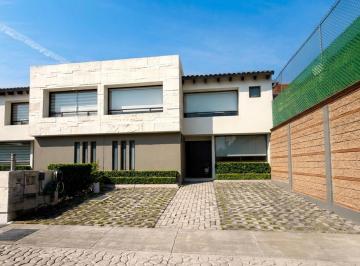 Casa en condominio · 212m² · 3 Recámaras · 3 Estacionamientos · Casa en Renta Amueblada en Pedregal del Bosque Calimaya