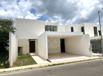 Casa · 250m² · 3 Recámaras · 2 Estacionamientos · Edifor: Casa en Venta en Hacienda Xcuyun