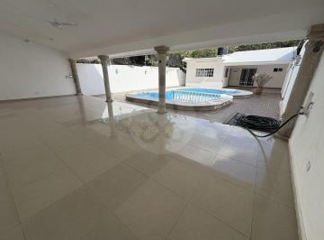 Casa · 316m² · 3 Recámaras · 2 Estacionamientos · Casa en Venta en Jardines de Conkal
