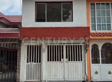 Casa · 114m² · 3 Recámaras · 1 Estacionamiento · Venta de Casa, Izcalli Pirámide, Tlalnepantla de Baz, Mex.