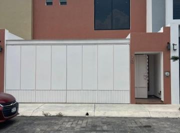 Casa de 3 habitaciones, Colima · Casa en Venta con Alberca Alto Lujo Restaurante Fracc Residencial Albaterra en Colima Colima