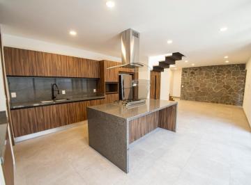 Casa · 285m² · 3 Recámaras · 1 Estacionamiento · Casa en Zirándaro