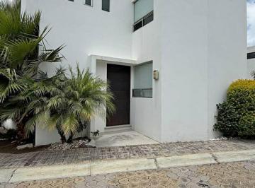 Casa de 3 habitaciones, Ocoyucan · Casa en Renta, Loma de Angelopolis, Parque Habana.