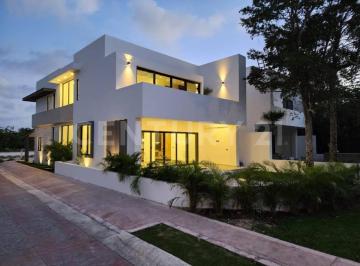 Casa de 4 habitaciones, Cancún · Hermosa Casa en Venta en Lagos del Sol Yp0225
