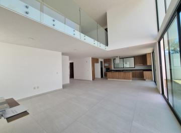Casa · 350m² · 4 Recámaras · 3 Estacionamientos · Casa en Venta Nueva en Metepec Dentro de Residencial