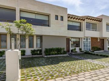 Casa · 234m² · 3 Recámaras · 2 Estacionamientos · Casa Nueva en Venta en Calimaya, Residencial Lomas Virreyes