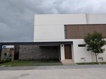 Casa · 311m² · 4 Recámaras · 4 Estacionamientos · Venta de Casa Nueva en Metepec Residencial Maritage