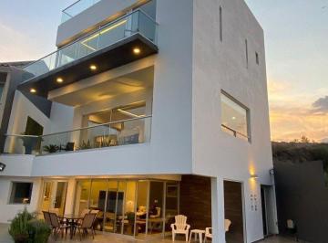 Casa · 808m² · 4 Recámaras · 8 Estacionamientos · Venta Casa en Lomas de Bellavista Vila Punta Atizapan