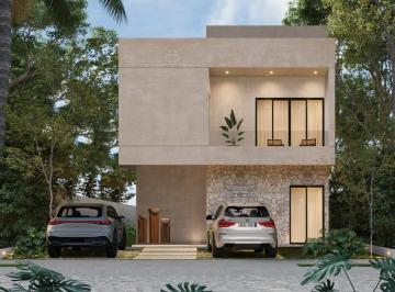 Casa · 380m² · 4 Recámaras · 2 Estacionamientos · Casa en Playa del Carmen
