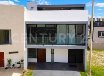 Casa en condominio · 244m² · 3 Recámaras · 2 Estacionamientos · Casa en Venta, Fraccionamiento Sendas, Zapopan, Jal