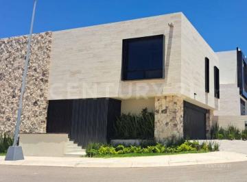Casa · 270m² · 3 Recámaras · 4 Estacionamientos · Casa en Venta en Fracc Harana Chihuahua, Chih.