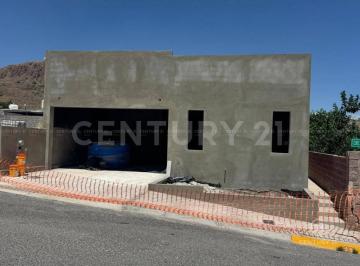 Casa · 200m² · 3 Recámaras · 2 Estacionamientos · Casa en Venta en Bosques del Valle V Chihuahua, Chih.