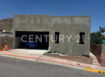 Casa · 200m² · 3 Recámaras · 2 Estacionamientos · Casa en Venta en Bosques del Valle V Chihuahua, Chih.