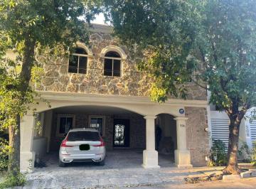 Casa de 3 habitaciones, San Pedro Garza García · Casa en Renta Hacienda del Valle
