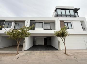 Casa · 160m² · 3 Recámaras · 2 Estacionamientos · Casa en Venta en Barcelona Prime