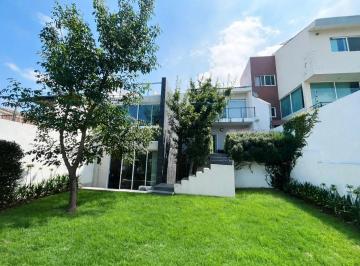 jardin fachada trasera · Casa en Renta Al Sur de La Ciudad con Hermosa Vista a La Montaña en San Agustin