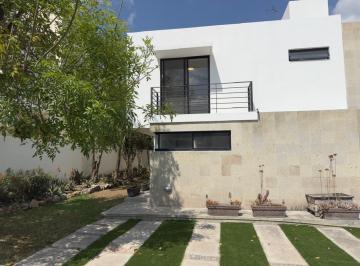Casa · 168m² · 3 Recámaras · 2 Estacionamientos · Casa en Venta en Cumbres del Lago