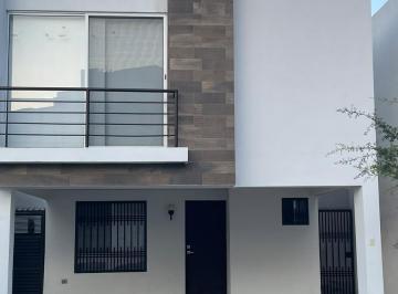 Casa · 3 Recámaras · Casa Renta Cerca de Libramiento