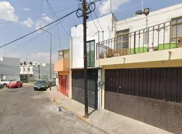 Casa de 3 habitaciones, Puebla · Casa en Venta Adjudicada, en Circuito de Las Rosas #35, Puebla!