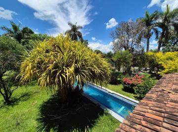 Casa de 6 habitaciones, Yautepec · Casa Rústica en Venta con Gran Jardin y Alberca