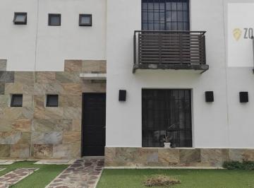Casa · 104m² · 3 Recámaras · 2 Estacionamientos · Casa en El Dorado