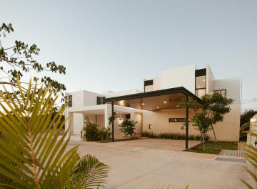 Casa en condominio de 3 habitaciones, Mérida · Casa en Privada Residencial en Cholul Entrega Inmediata