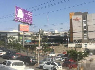 Local comercial , Querétaro · Local en Renta Sobre Bernardo Quintana
